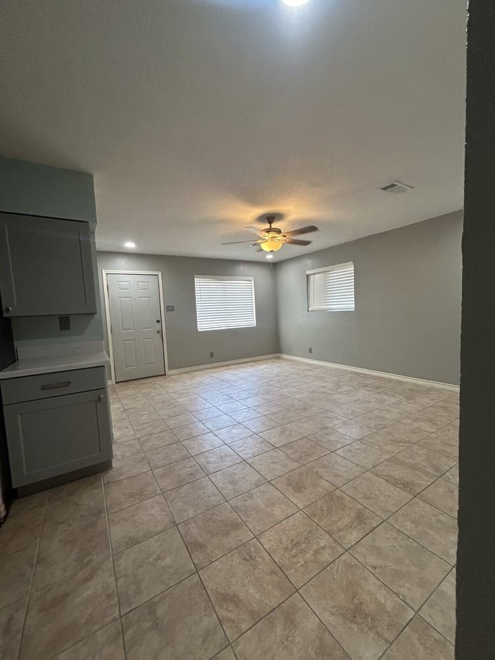 119 Foster Dr #B - Photo 2 of 10