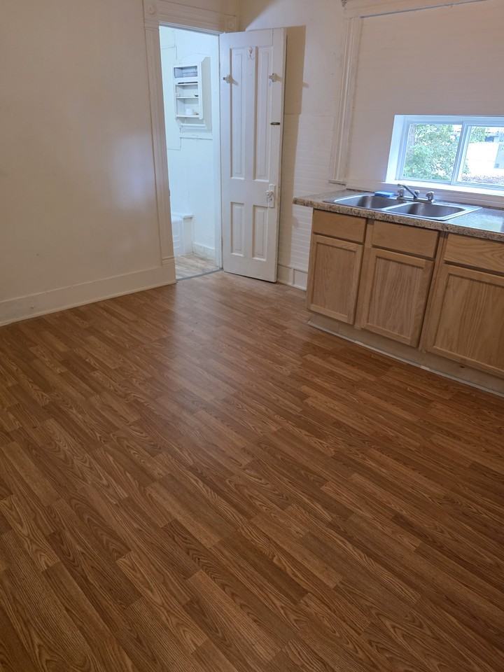 1419 E North St #NA - Photo 2 of 6