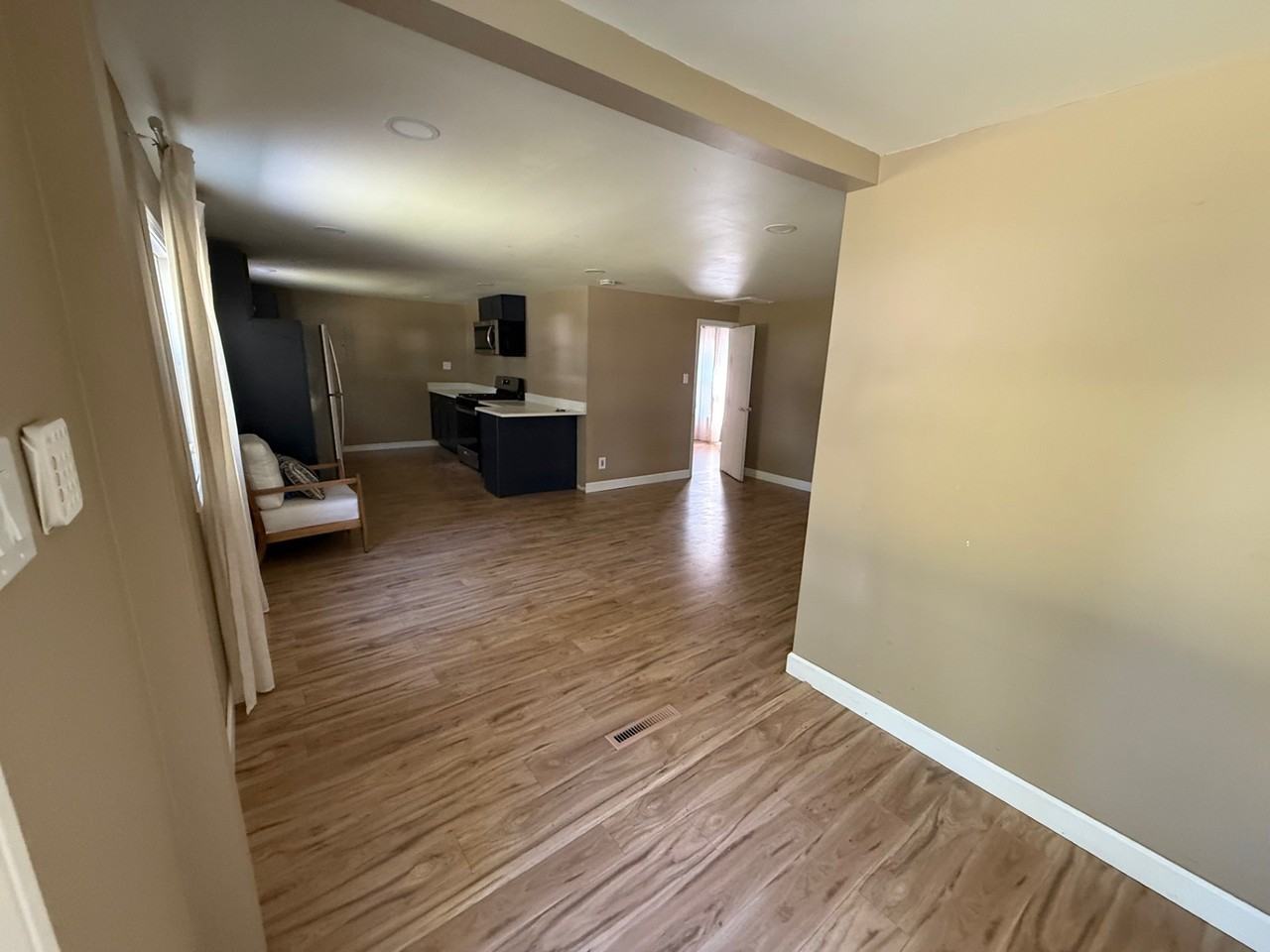 1621 Magnolia Ave #NA - Photo 2 of 11