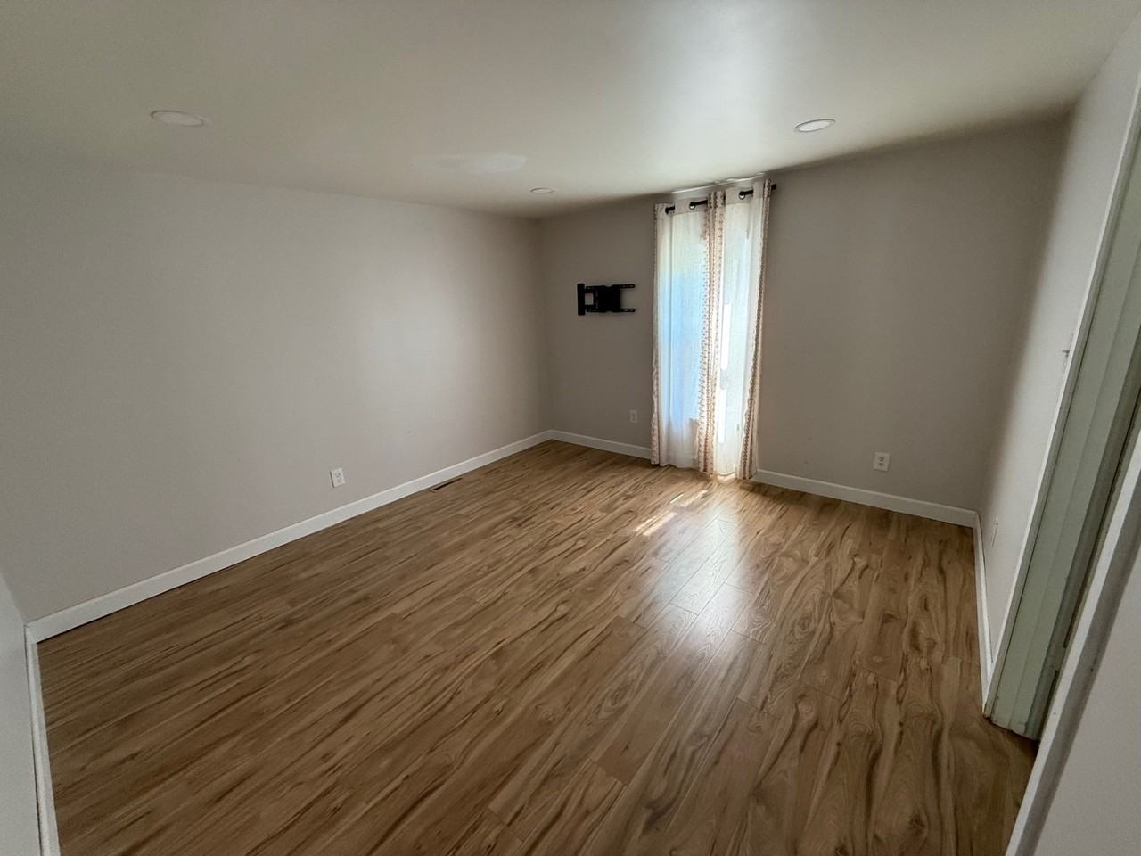 1621 Magnolia Ave #NA - Photo 7 of 11