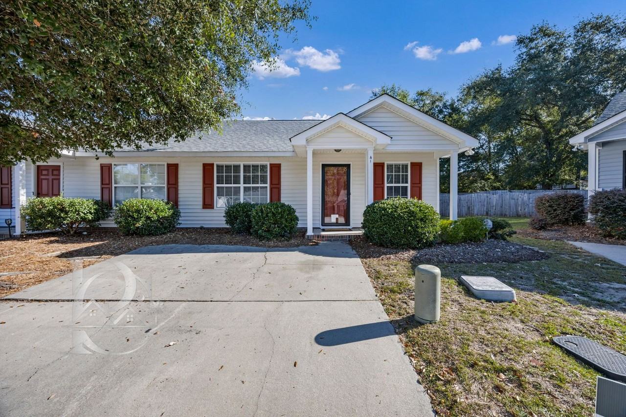 41 Providence Manor Ct - Photo 3 of 32