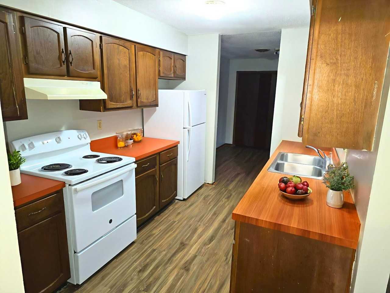 Beautiful Townhouses - Photo 2 of 25