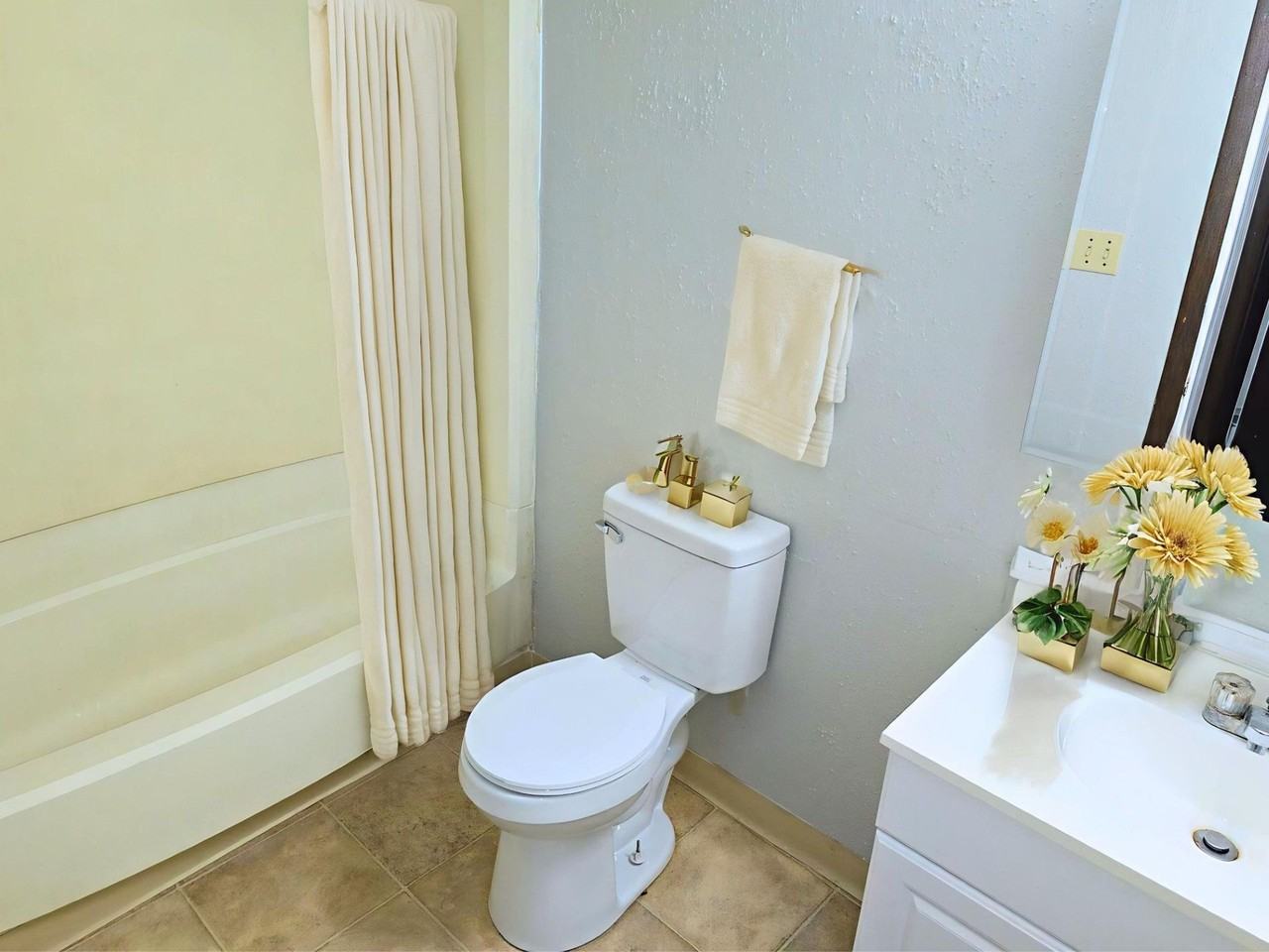 Beautiful Townhouses - Photo 3 of 25