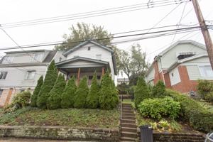 featured image of 2711 Strachan Avenue