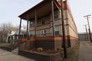 featured image of 418 N 2nd St #2