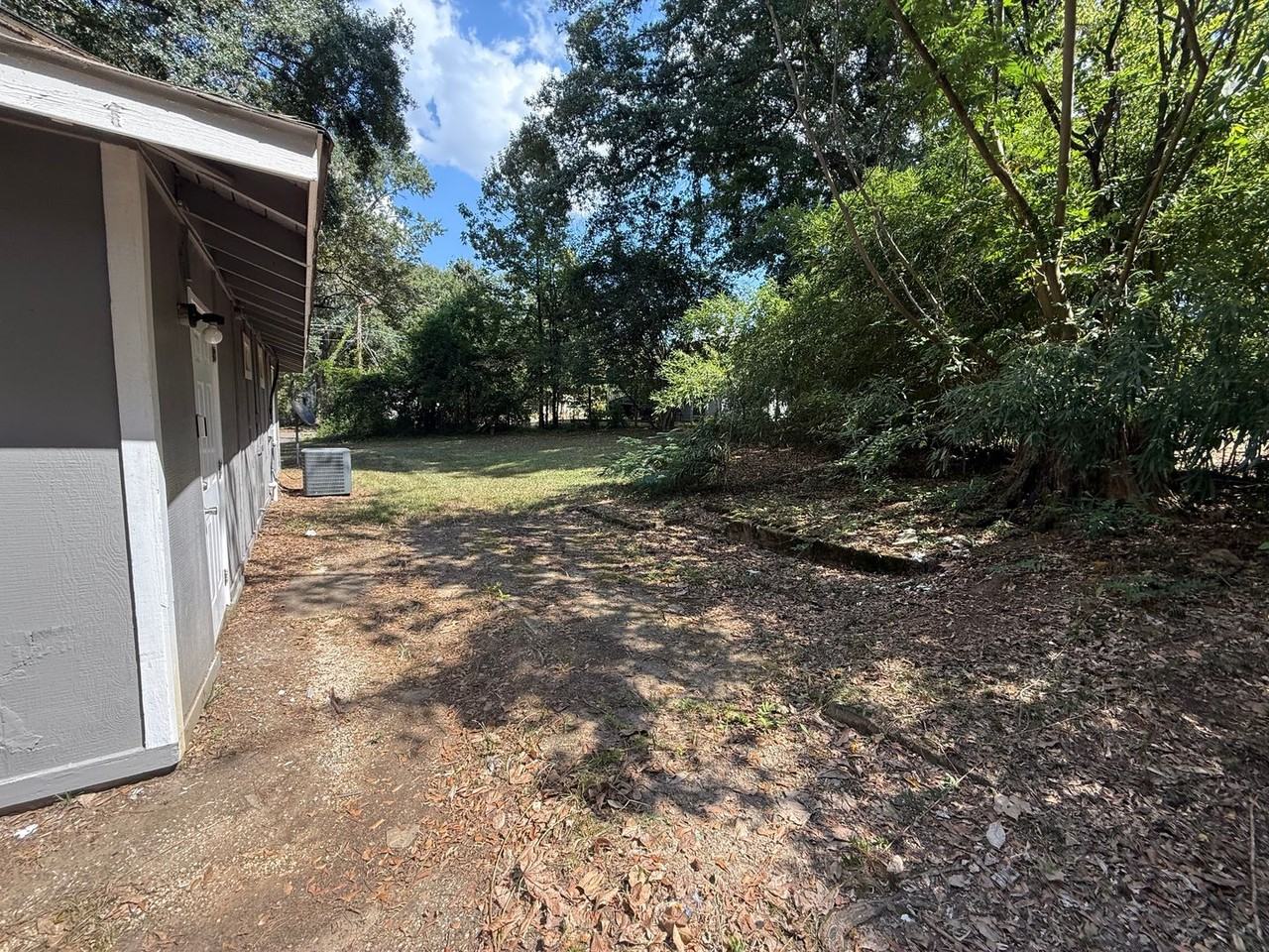 3468 Dundale Rd - Photo 4 of 13