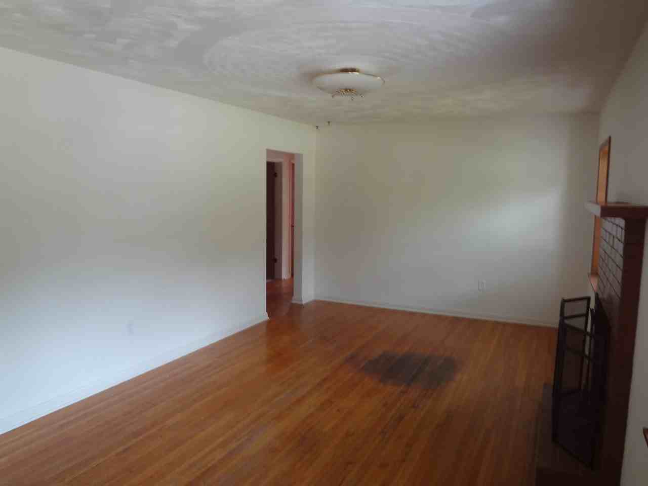 1414 W Chelsea Ave - Photo 2 of 8