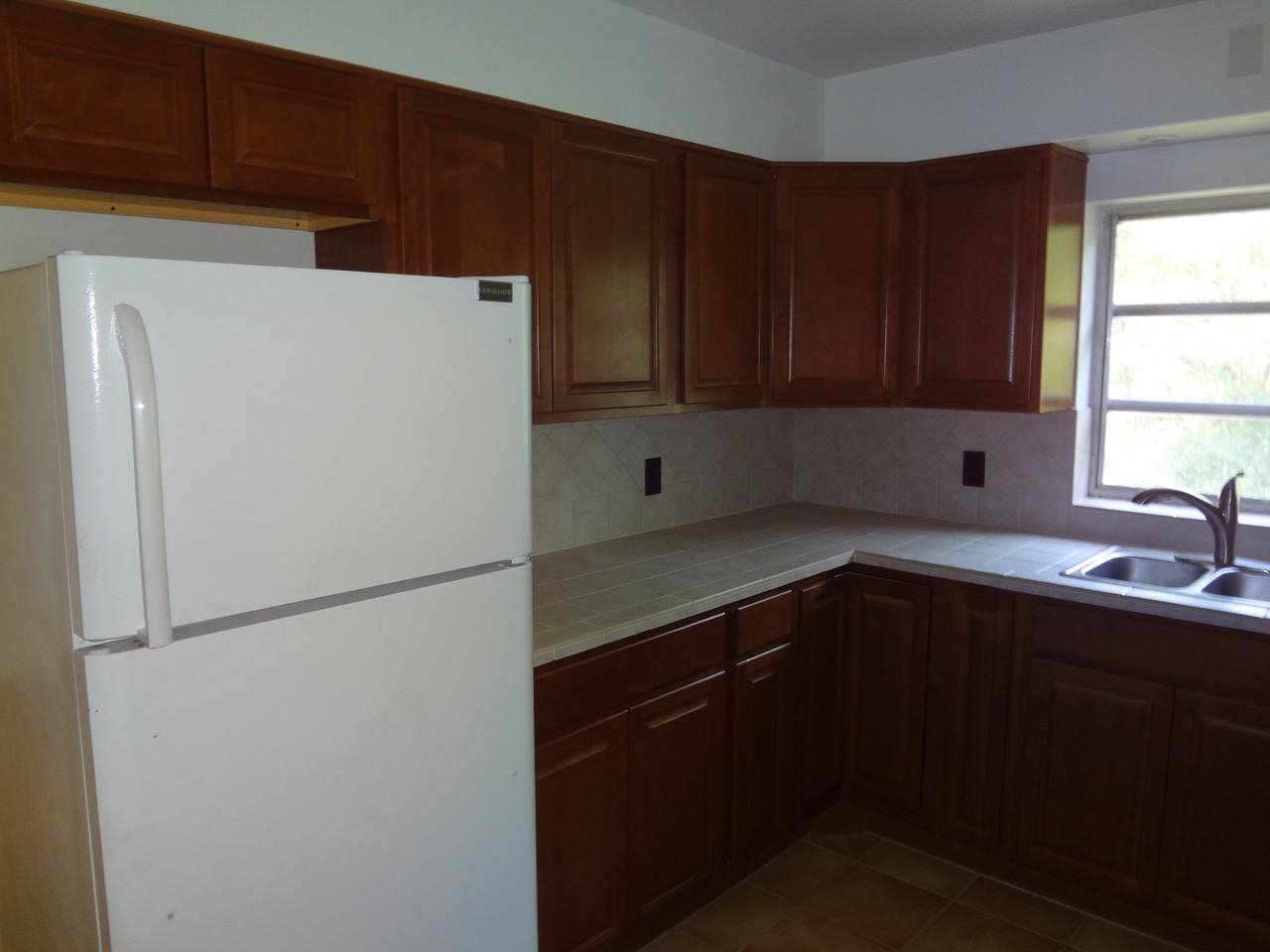 1414 W Chelsea Ave - Photo 6 of 8