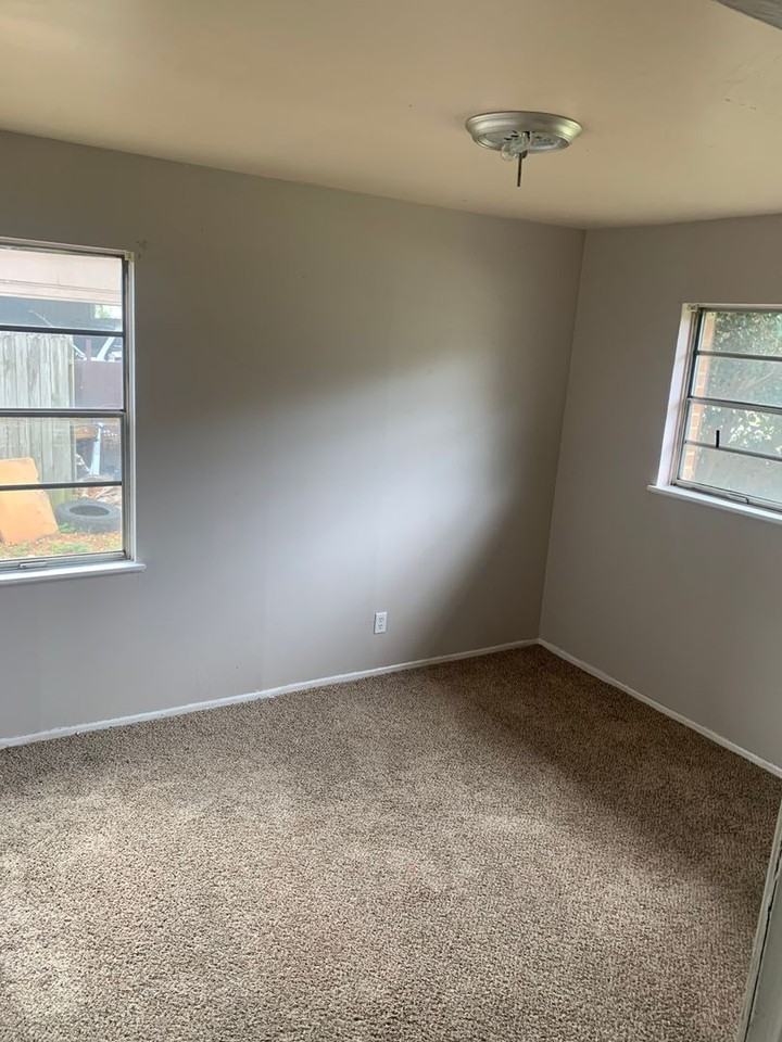 7209 Gregory St - Photo 3 of 7