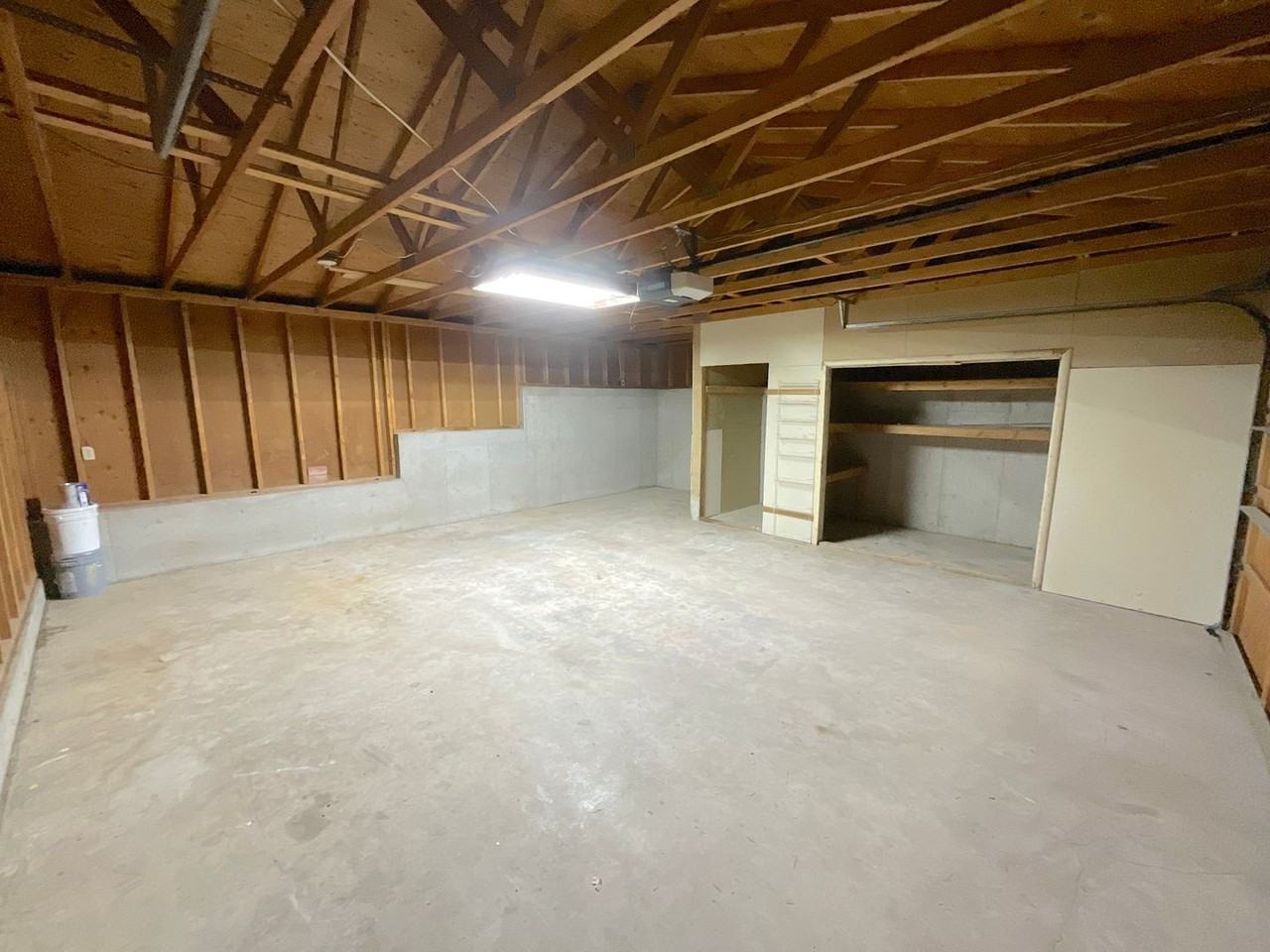 560 Northfield Rd - Photo 4 of 49