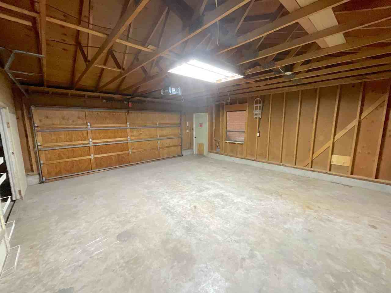 560 Northfield Rd - Photo 5 of 49