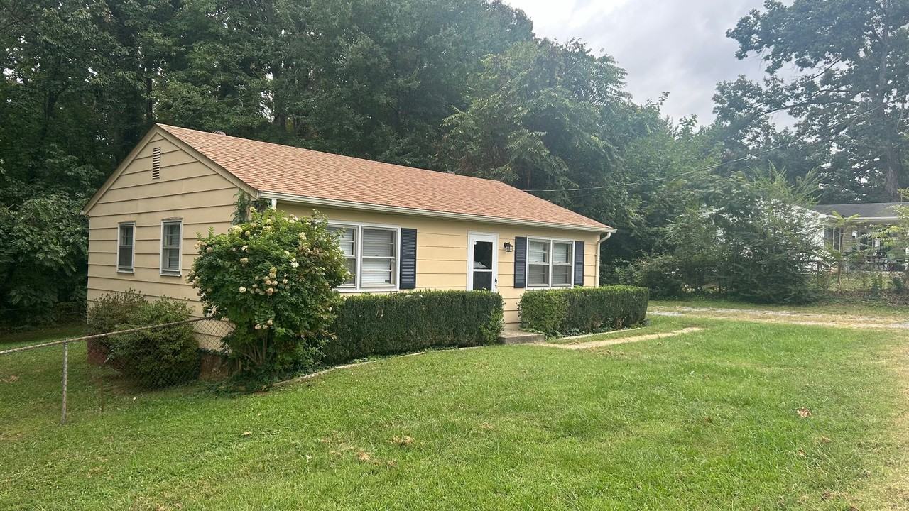 155 Thomas Rd - Photo 2 of 32