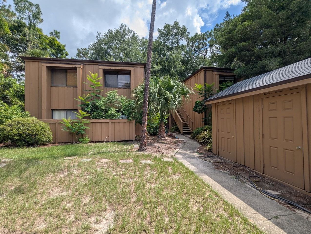 222 Crown Oaks Way - Photo 4 of 34