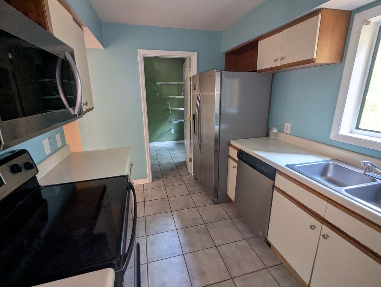 222 Crown Oaks Way - Photo 7 of 34