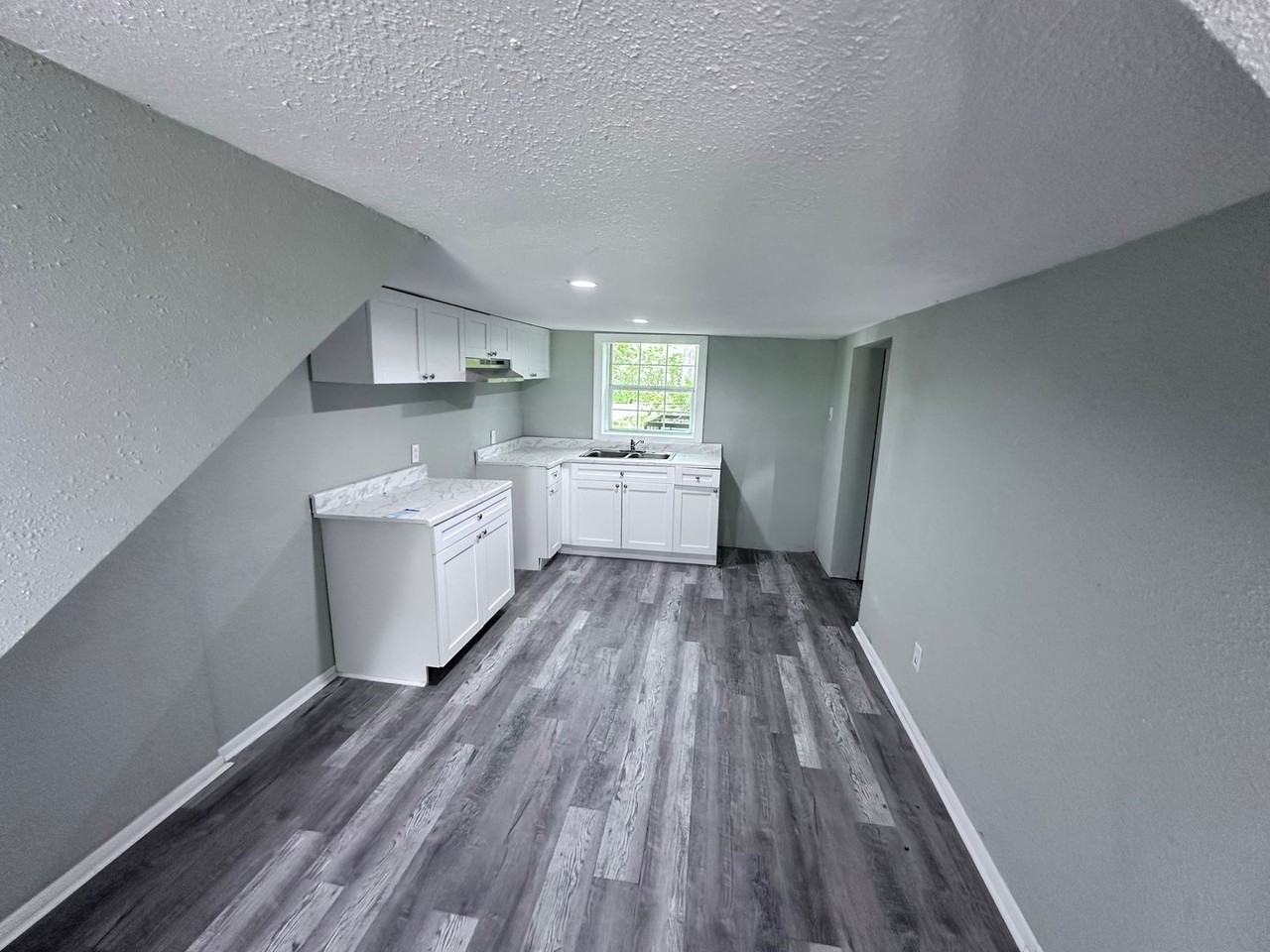 1867 W 41st St - Photo 3 of 16