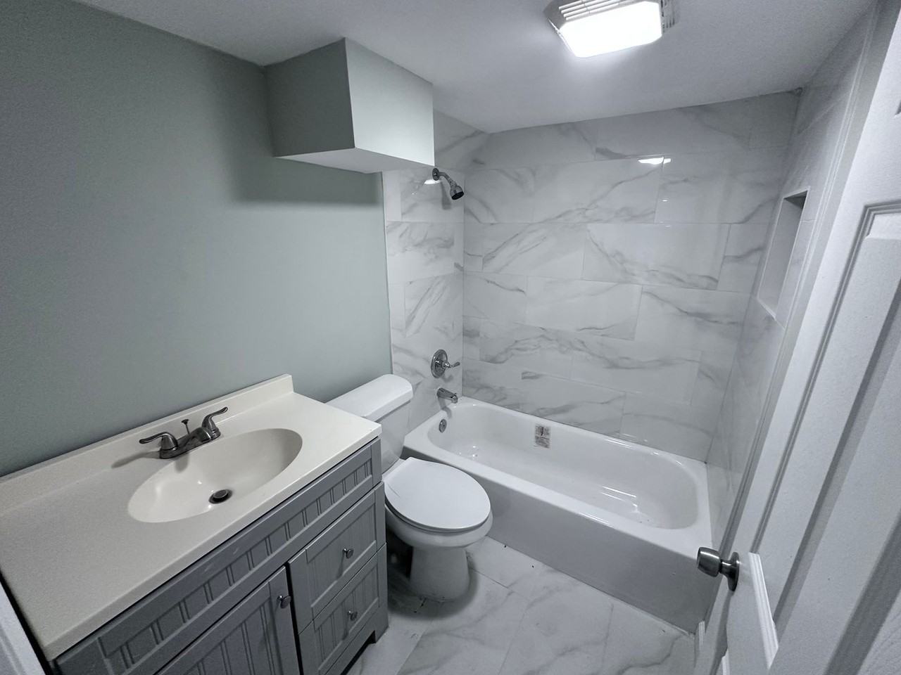 1867 W 41st St - Photo 5 of 16