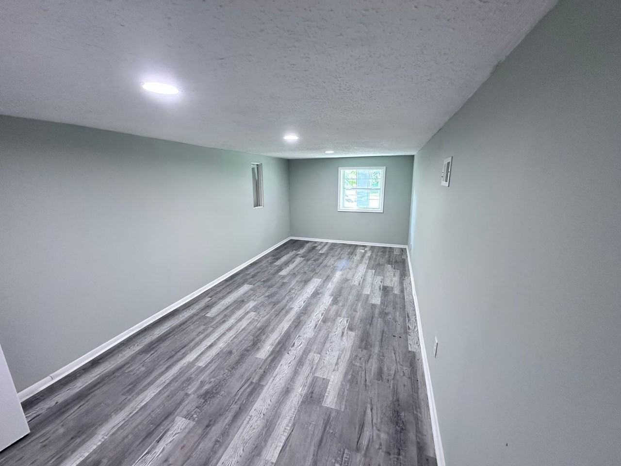 1867 W 41st St - Photo 7 of 16