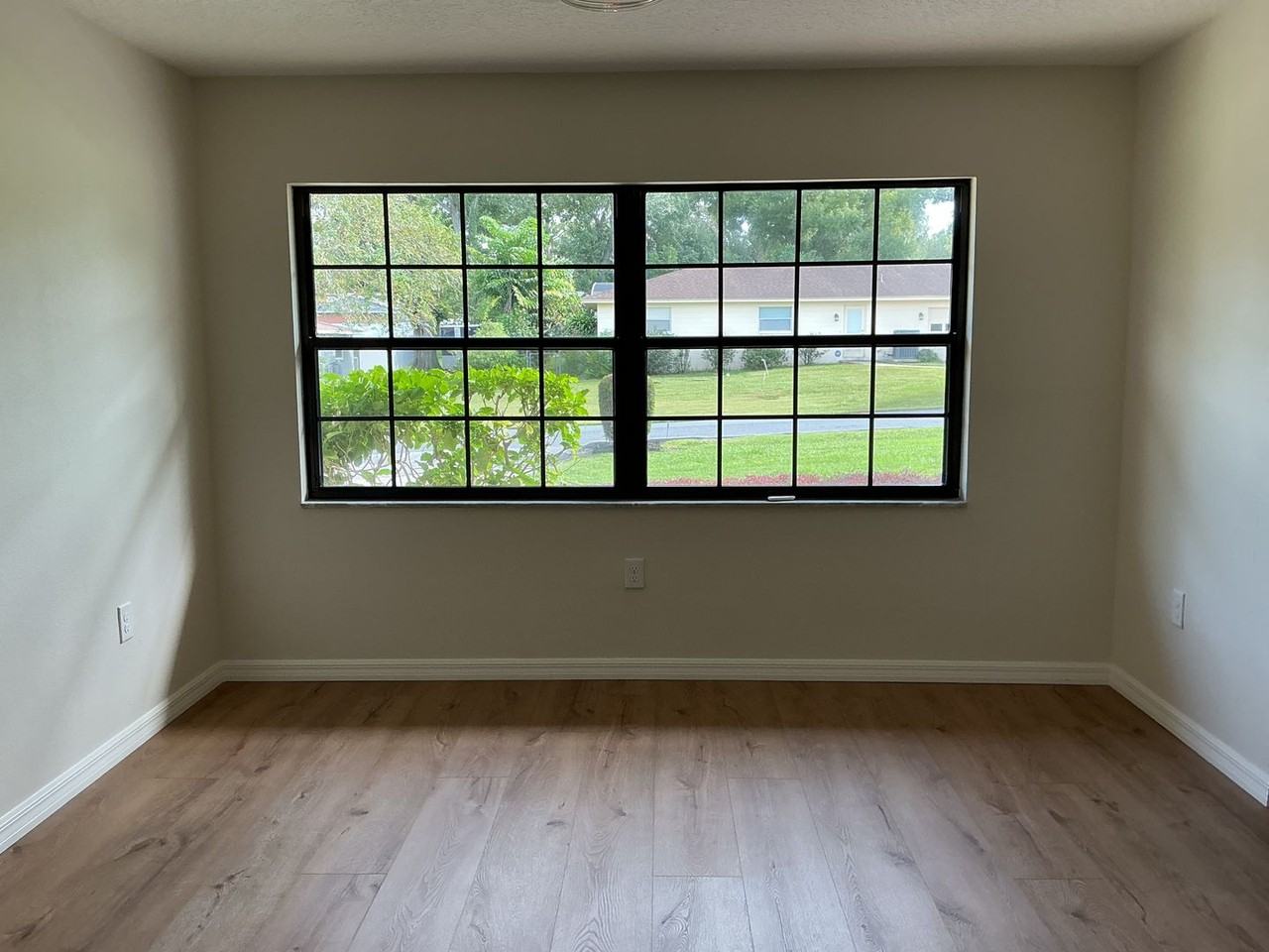 512 Poppell Dr - Photo 3 of 24