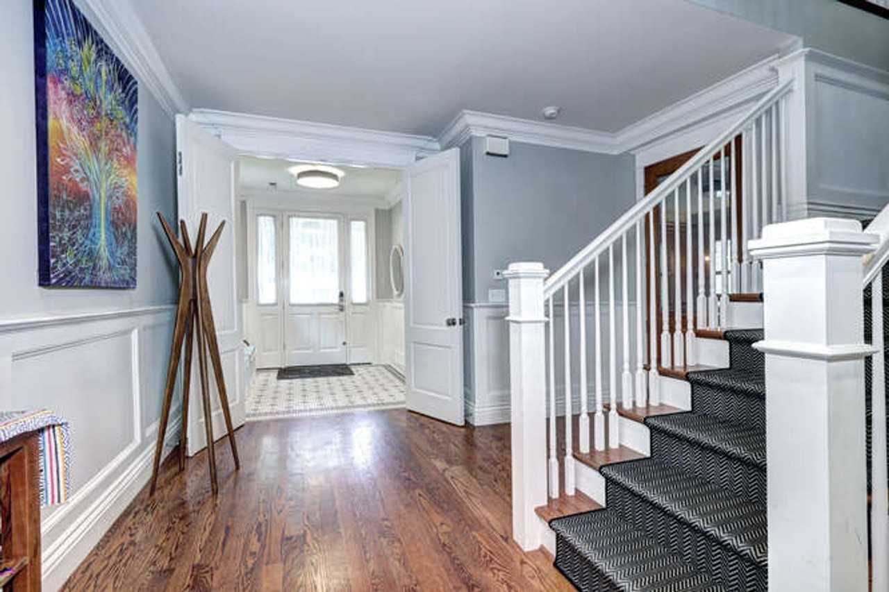 510 Hawthorn Ave - Photo 3 of 50