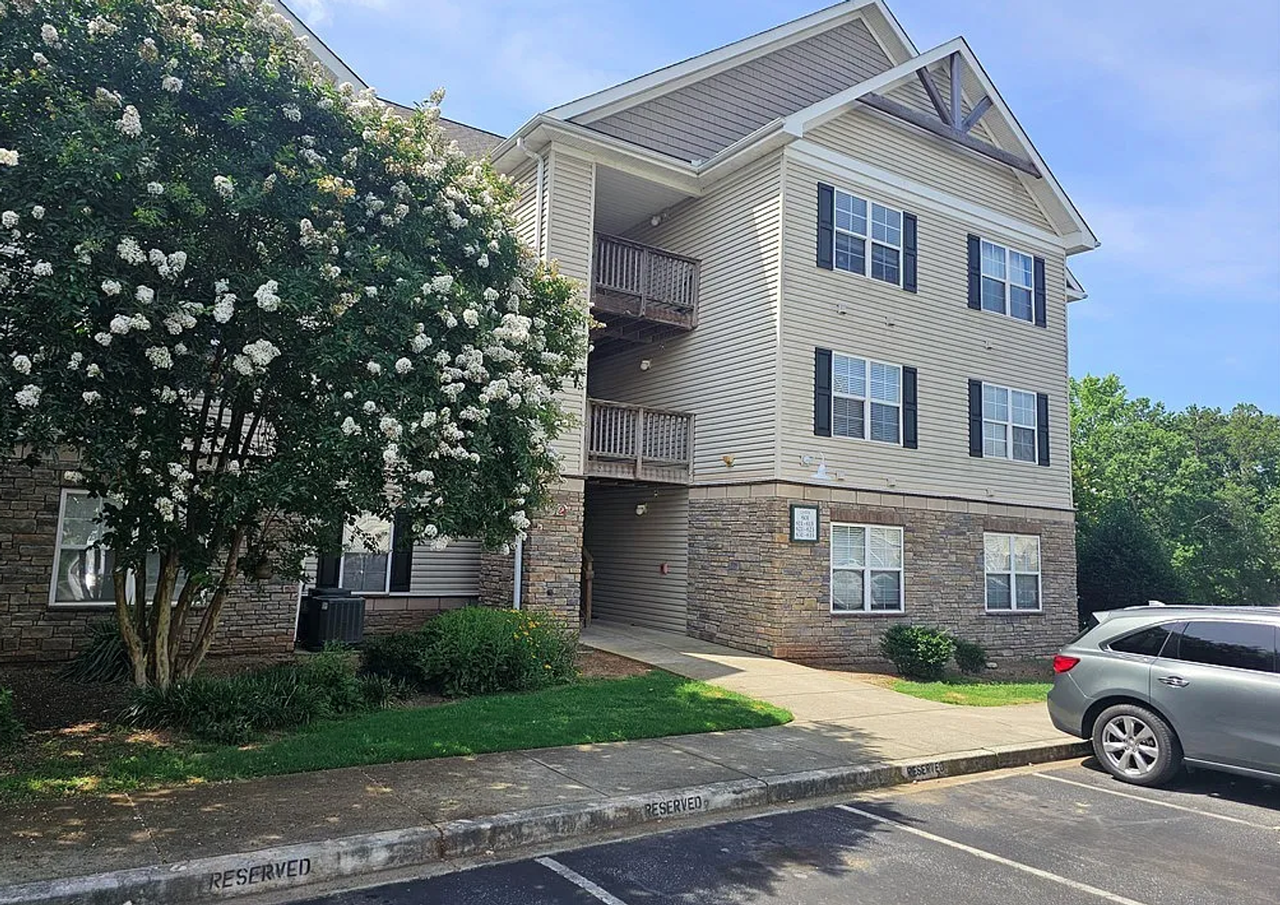 632 Lookover Dr - Photo 3 of 18