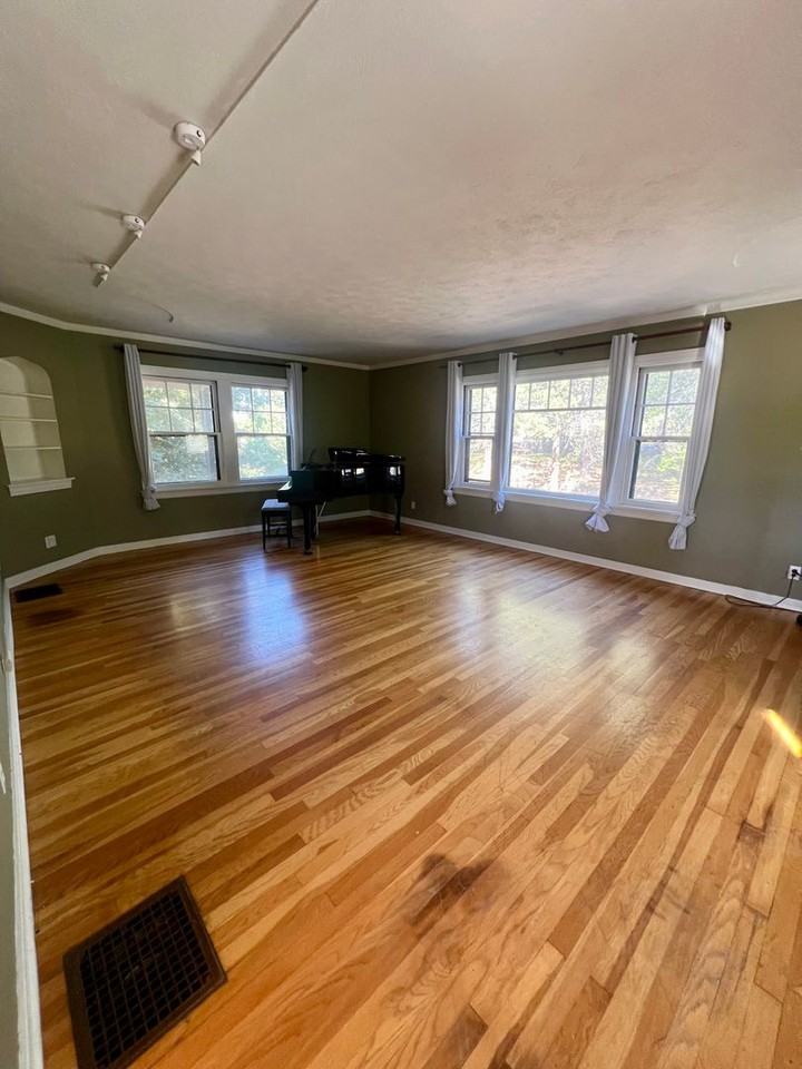 1540 Pacific Terrace - Photo 2 of 19