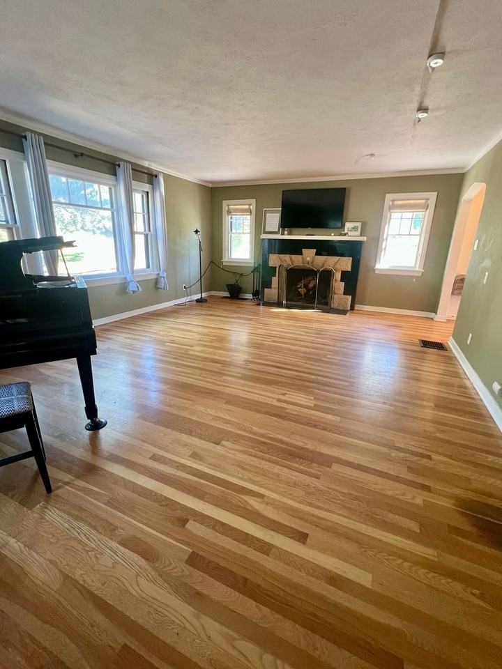 1540 Pacific Terrace - Photo 3 of 19