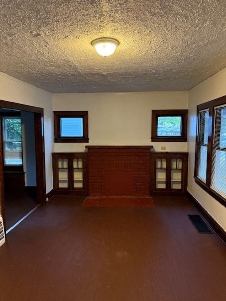 889 Fess Ave - Photo 3 of 17