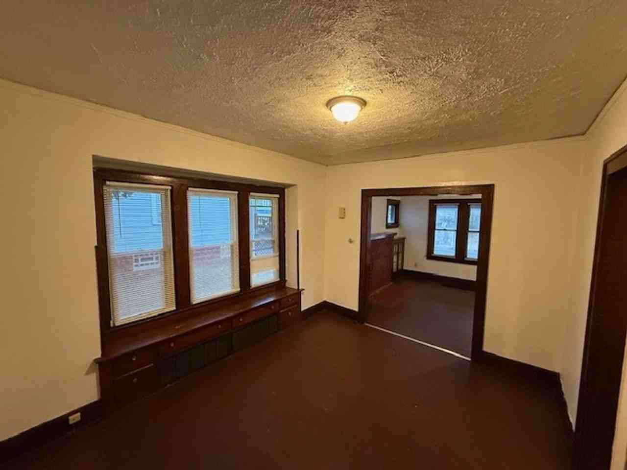 889 Fess Ave - Photo 5 of 17