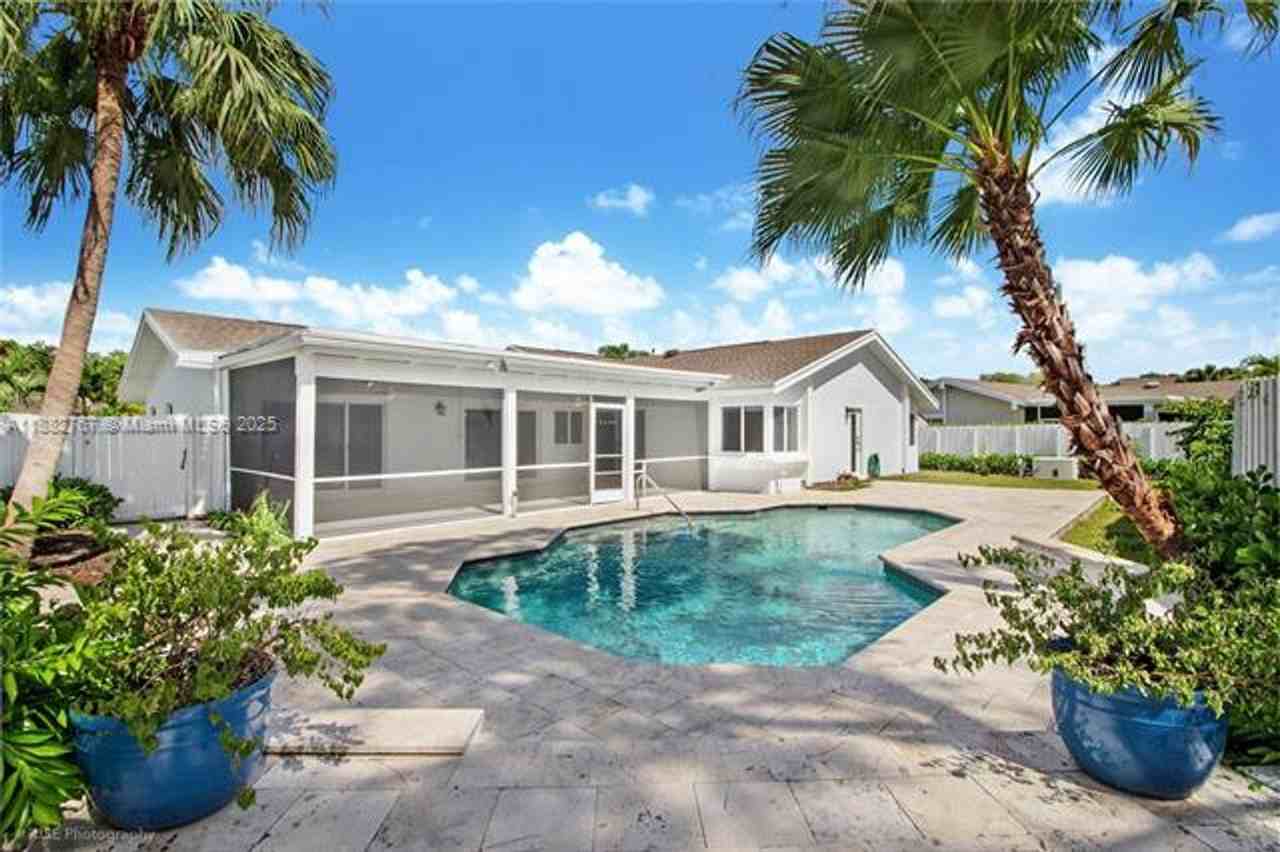 11011 Sw 110th Rd #0 - Photo 3 of 20