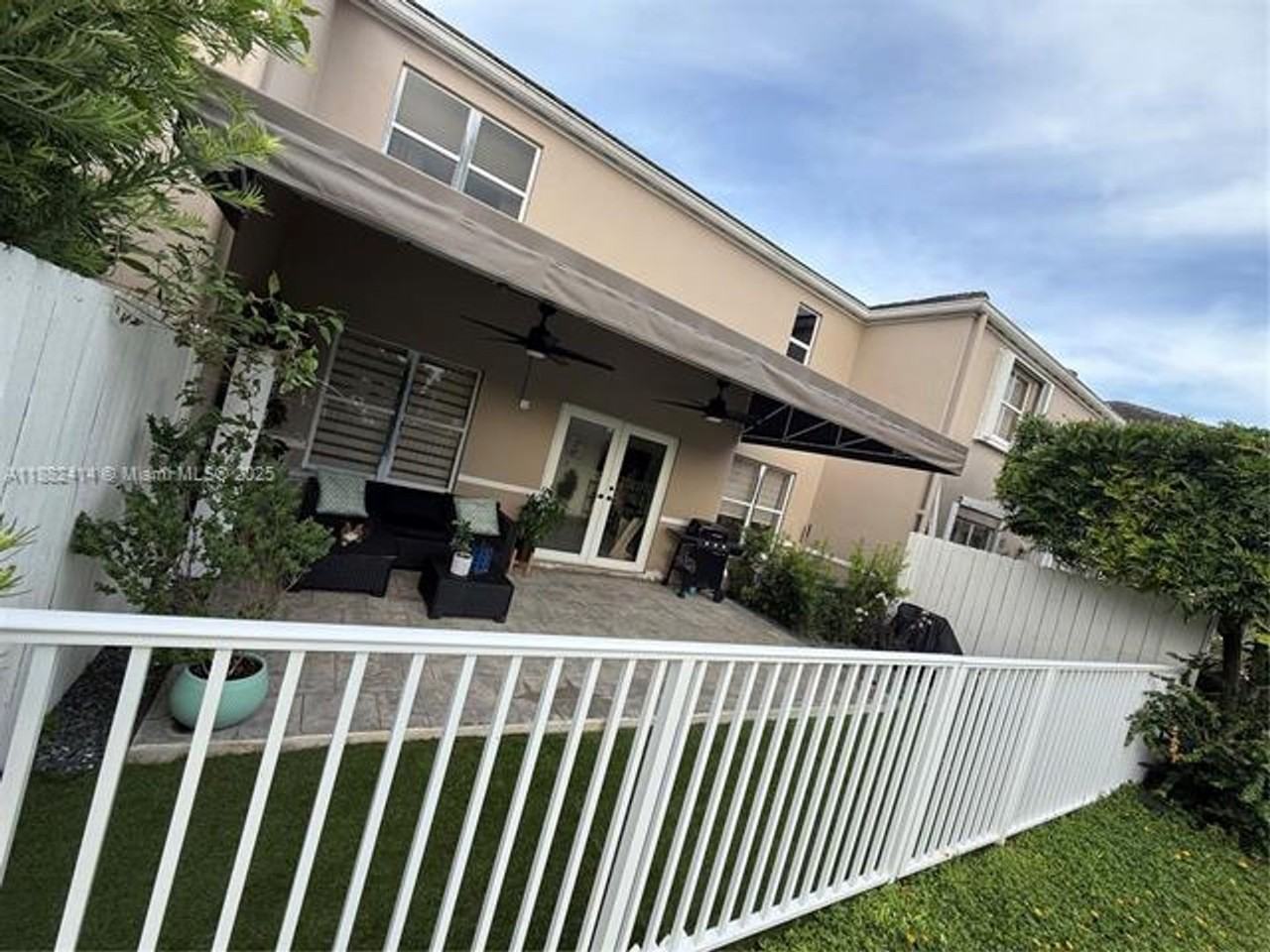 5460 5460 SW 70th Pl N TH 5460 - Photo 3 of 22