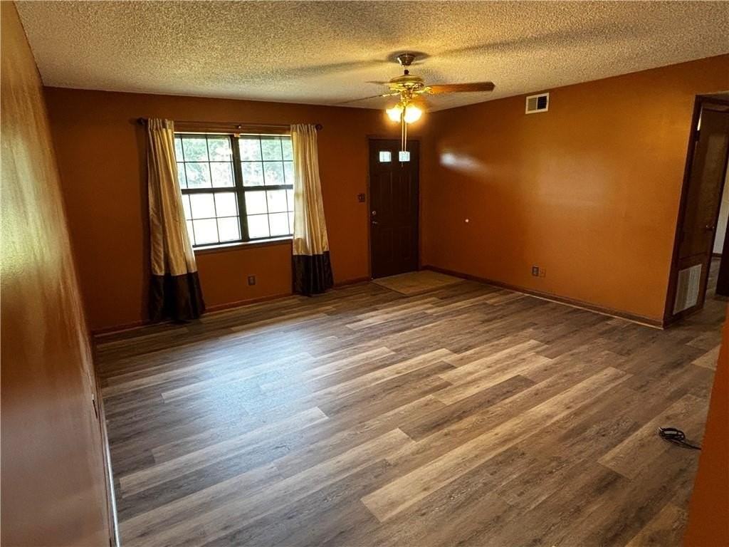 6 Treva Ln - Photo 4 of 14