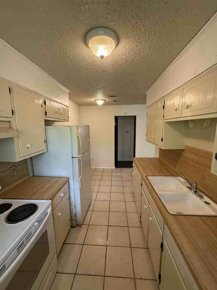 2569 N St Unit 2 - Photo 4 of 6