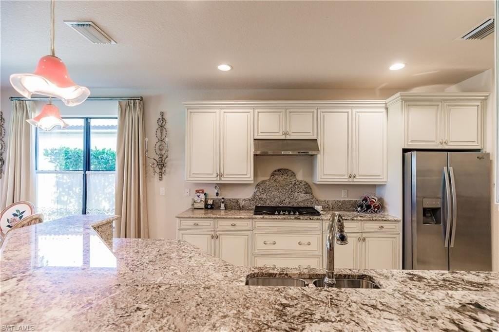 9917 Alhambra Lane - Photo 6 of 43