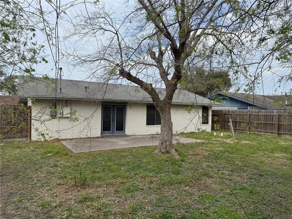 1821 Roslyn Street - Photo 2 of 12