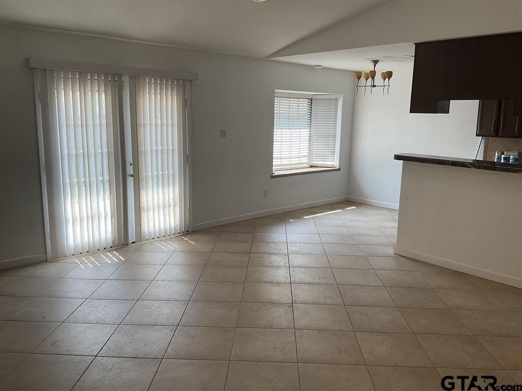 5101 Foxglove Cir - Photo 3 of 12