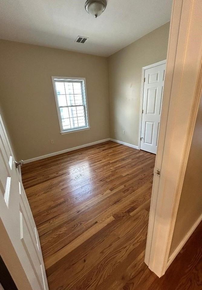 34 Van Nostrand Ave #2 - Photo 7 of 16