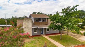 featured image of 121 W Stonecastle Dr