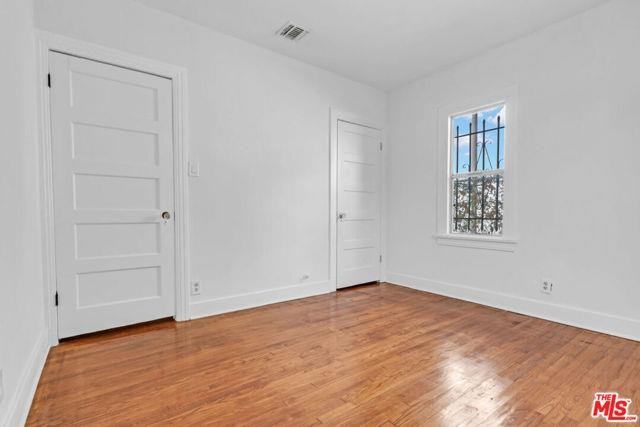 736 N Poinsettia Pl - Photo 2 of 8