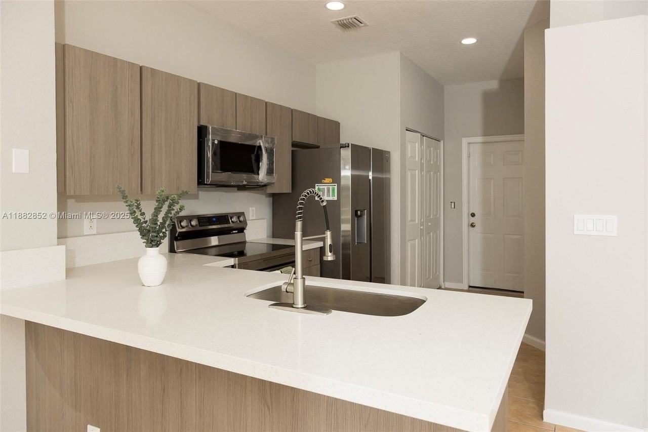 5662 Enclave Pl - Photo 3 of 35