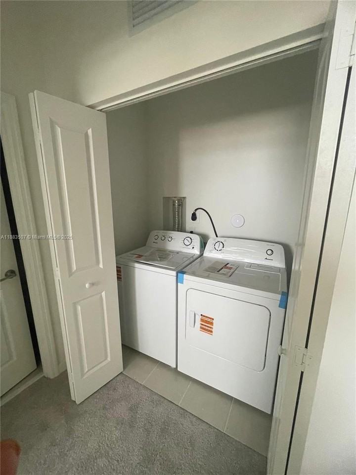 204 NW 10th Ct - Photo 7 of 19