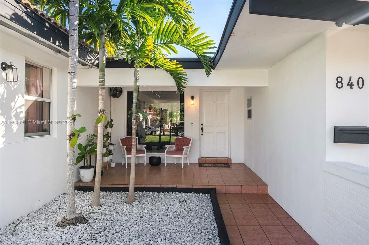 840 S Shore Dr - Photo 2 of 35