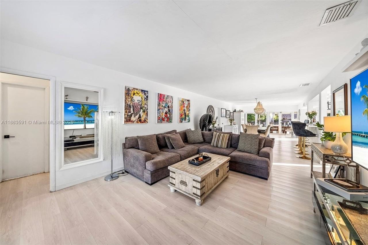 840 S Shore Dr - Photo 3 of 35