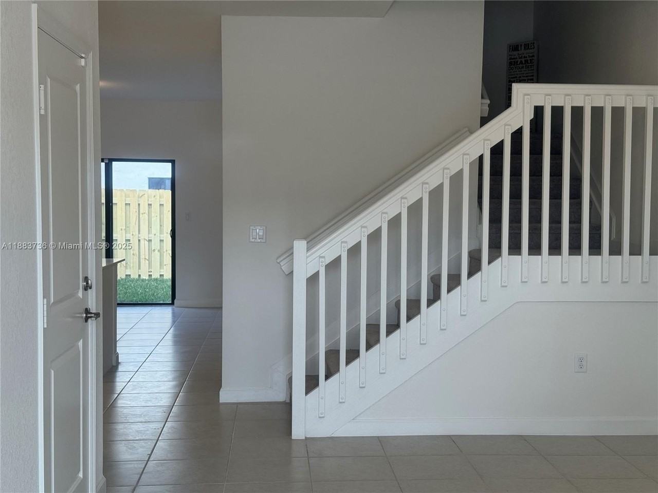 12915 Sw 231st Ter - Photo 4 of 24