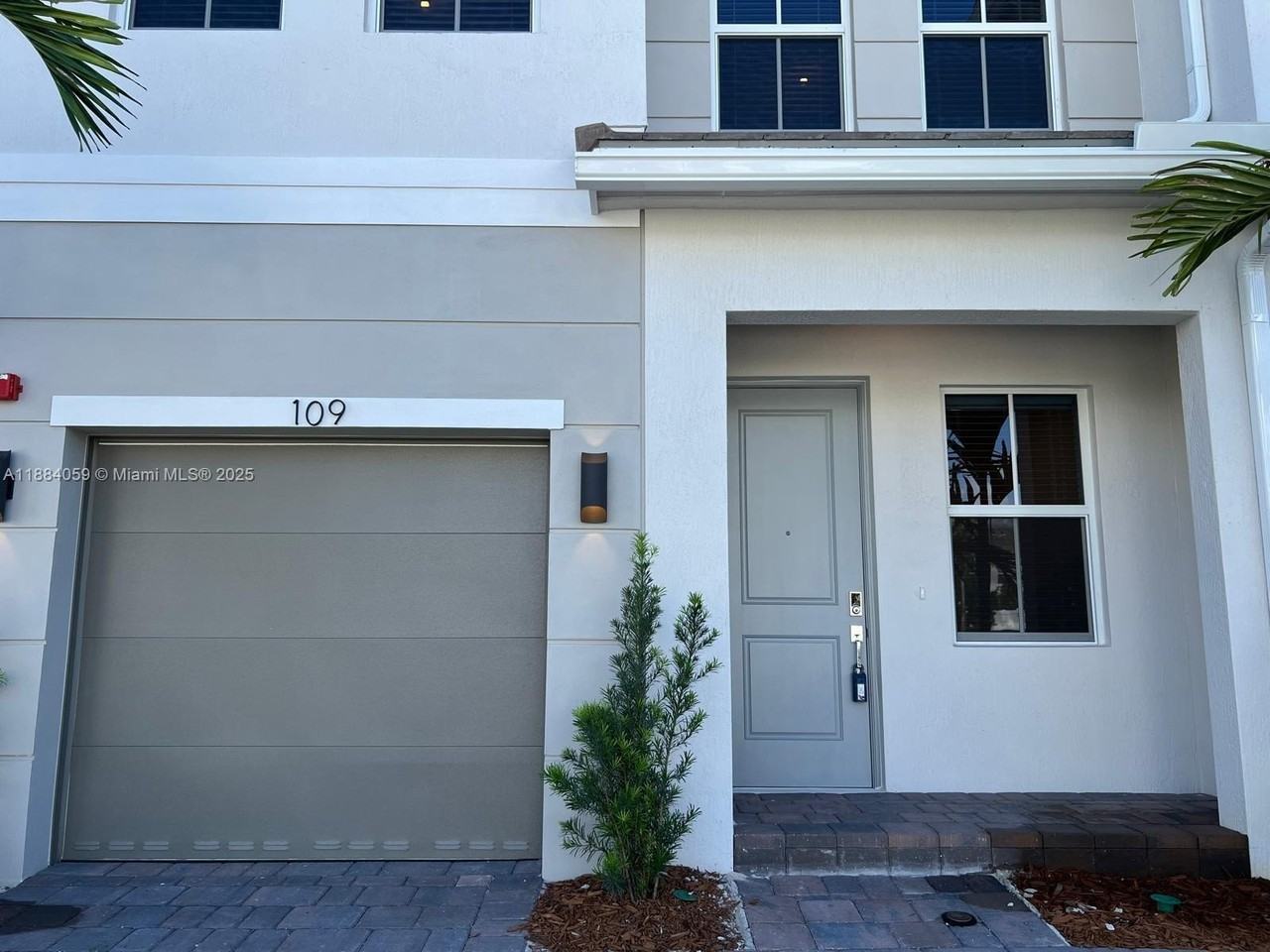 109 Sw 170th Ave - Photo 7 of 50