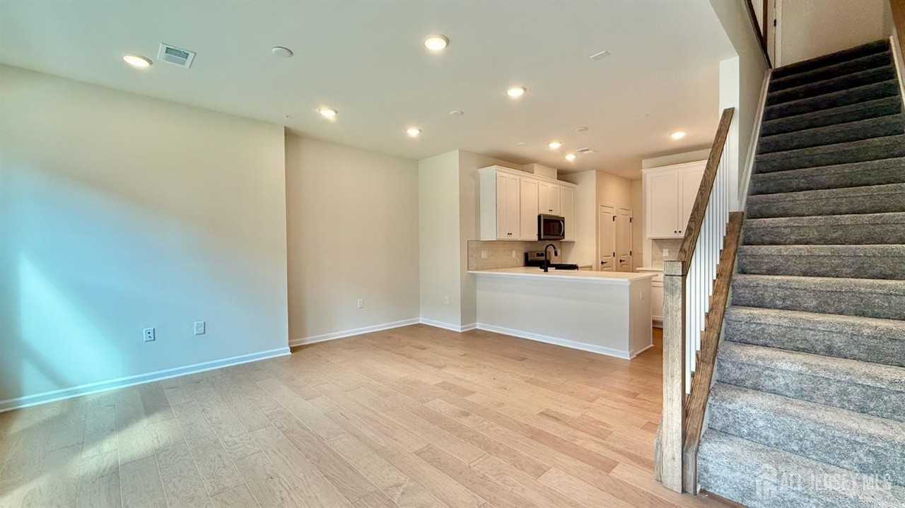 618 Sadie Cir - Photo 2 of 22