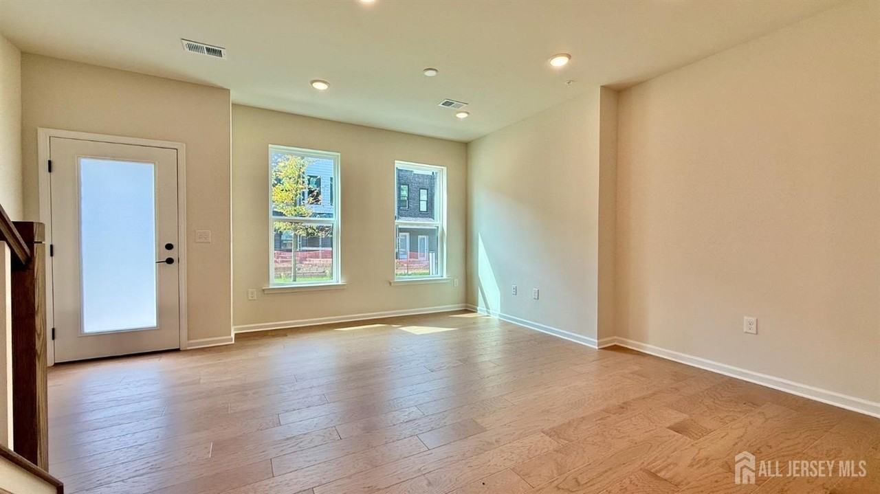 618 Sadie Cir - Photo 4 of 22