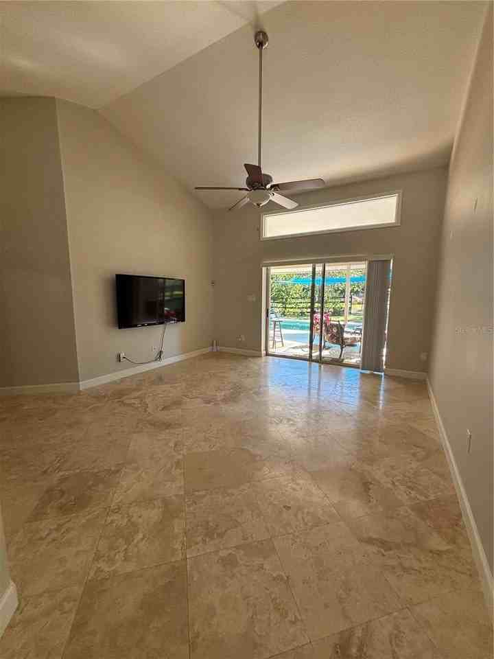 3511 Fox Lake Dr - Photo 4 of 25