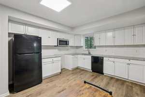 featured image of Country Downs Dr