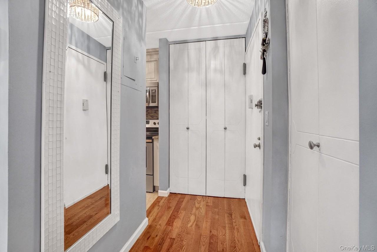 128 Colonial Pkwy #3E - Photo 5 of 20