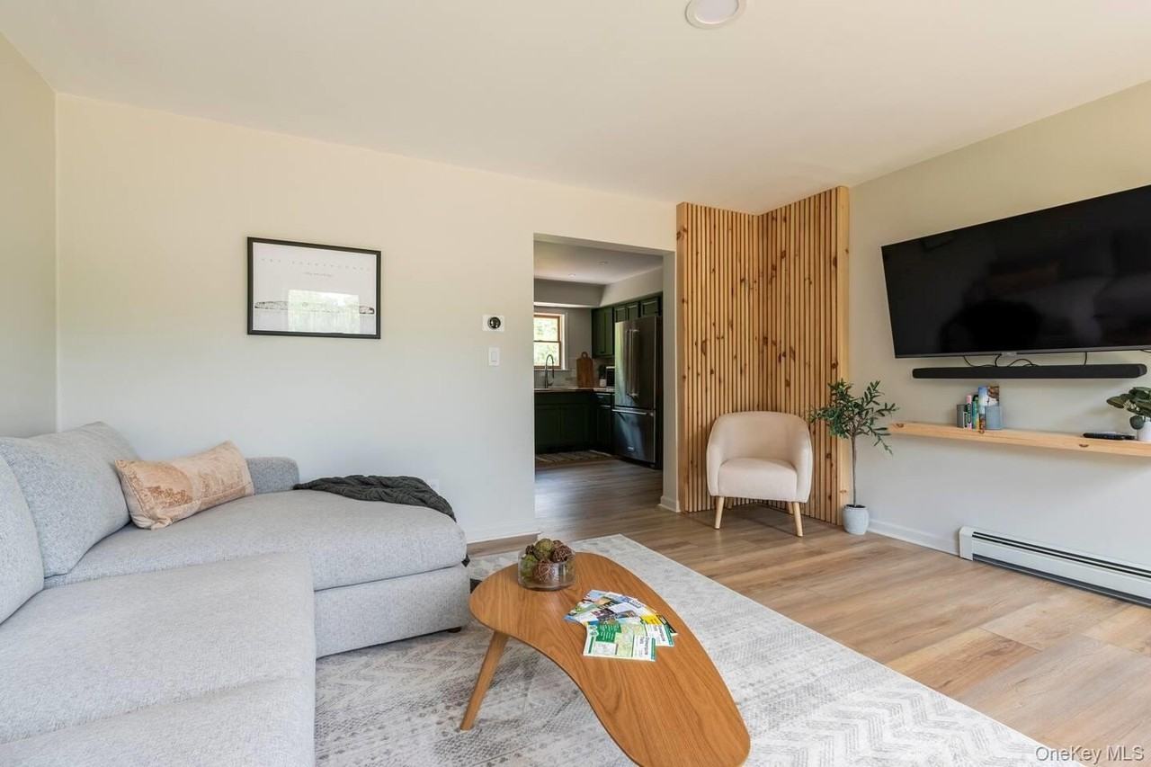 18 Burnt Meadow Rd - Photo 6 of 14